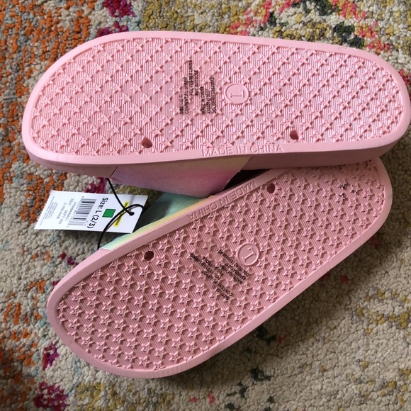 🧜🏼‍♀️3 for $15 item!🧜🏼‍♀️ girls slides - Picture 3 of 3